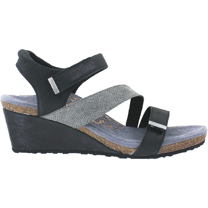 Sandals with bold soles-Women's Aetrex Brynn Black Leather