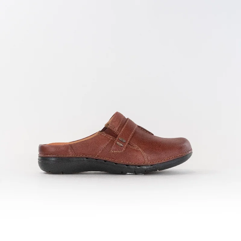 Clark's Un Loop Ease (Women's) - Chestnut Leather