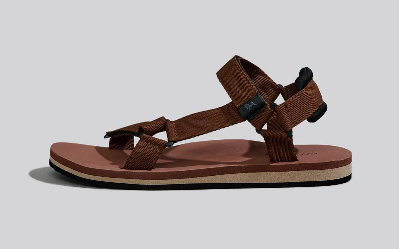 Sandals for warm comfort-Airy Strap Sandals : Brown-Black